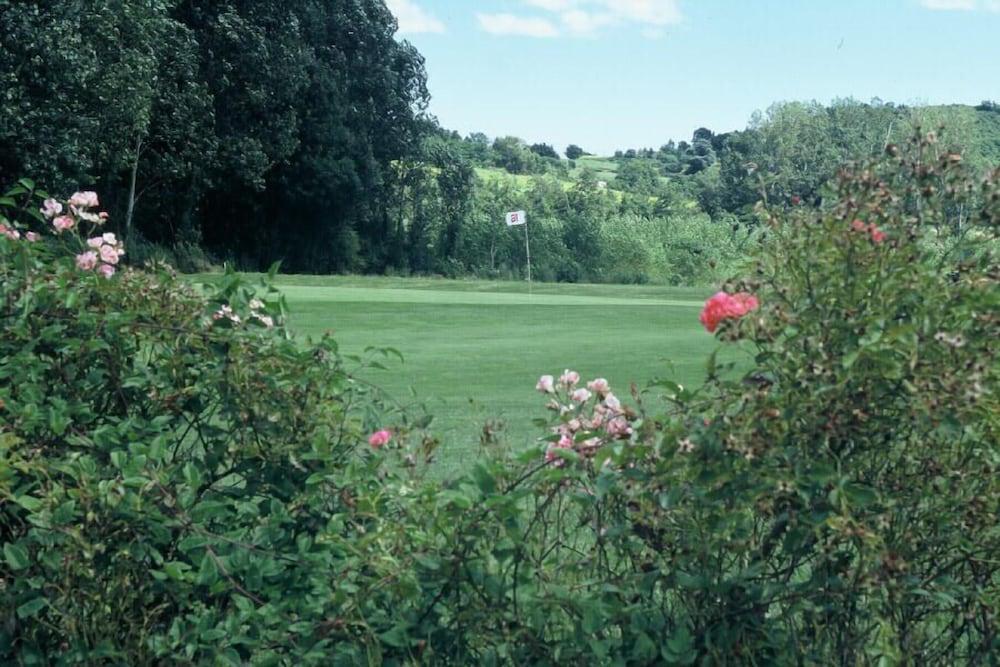 Best Western Golf D'Albon Eksteriør bilde