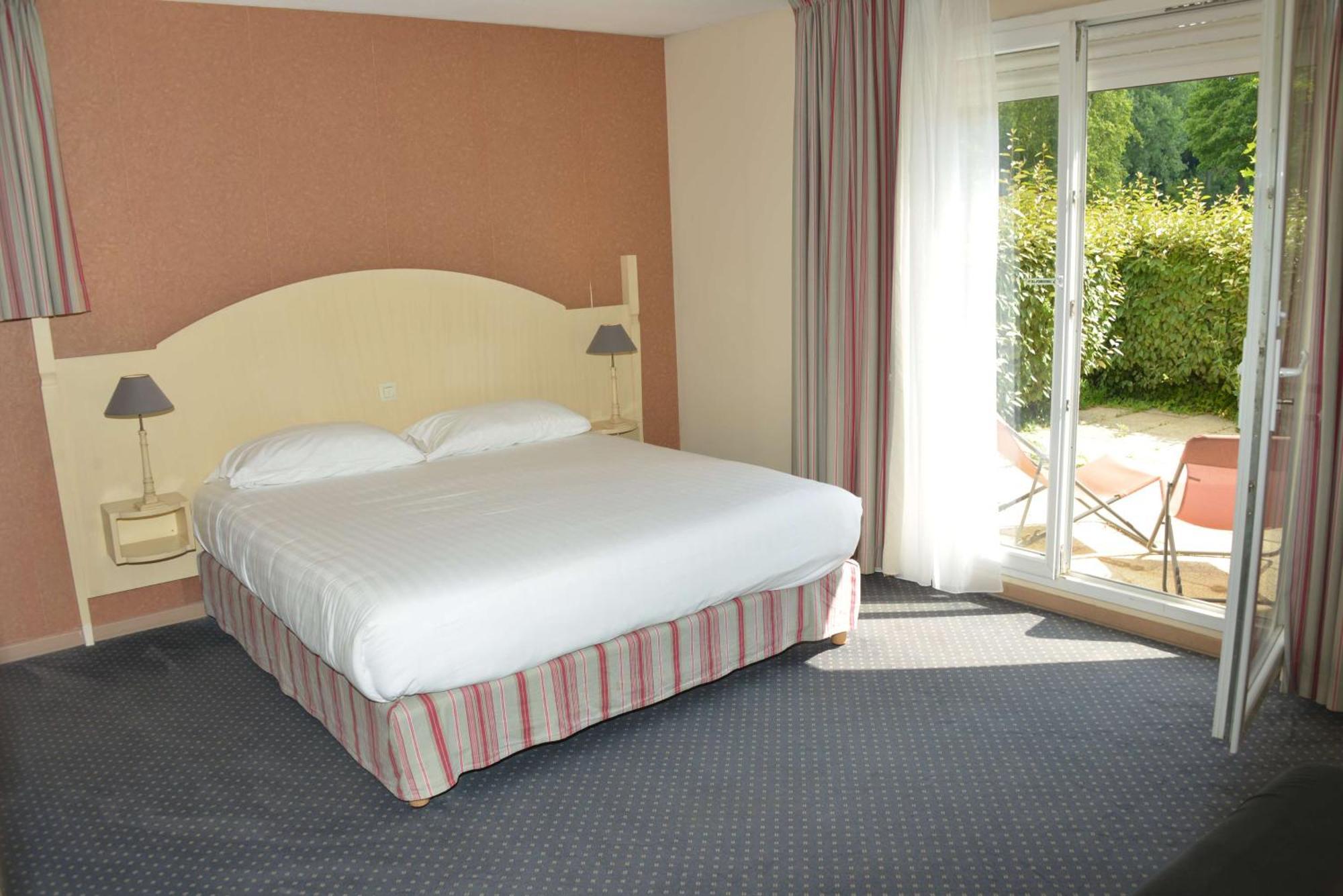 Best Western Golf D'Albon Eksteriør bilde