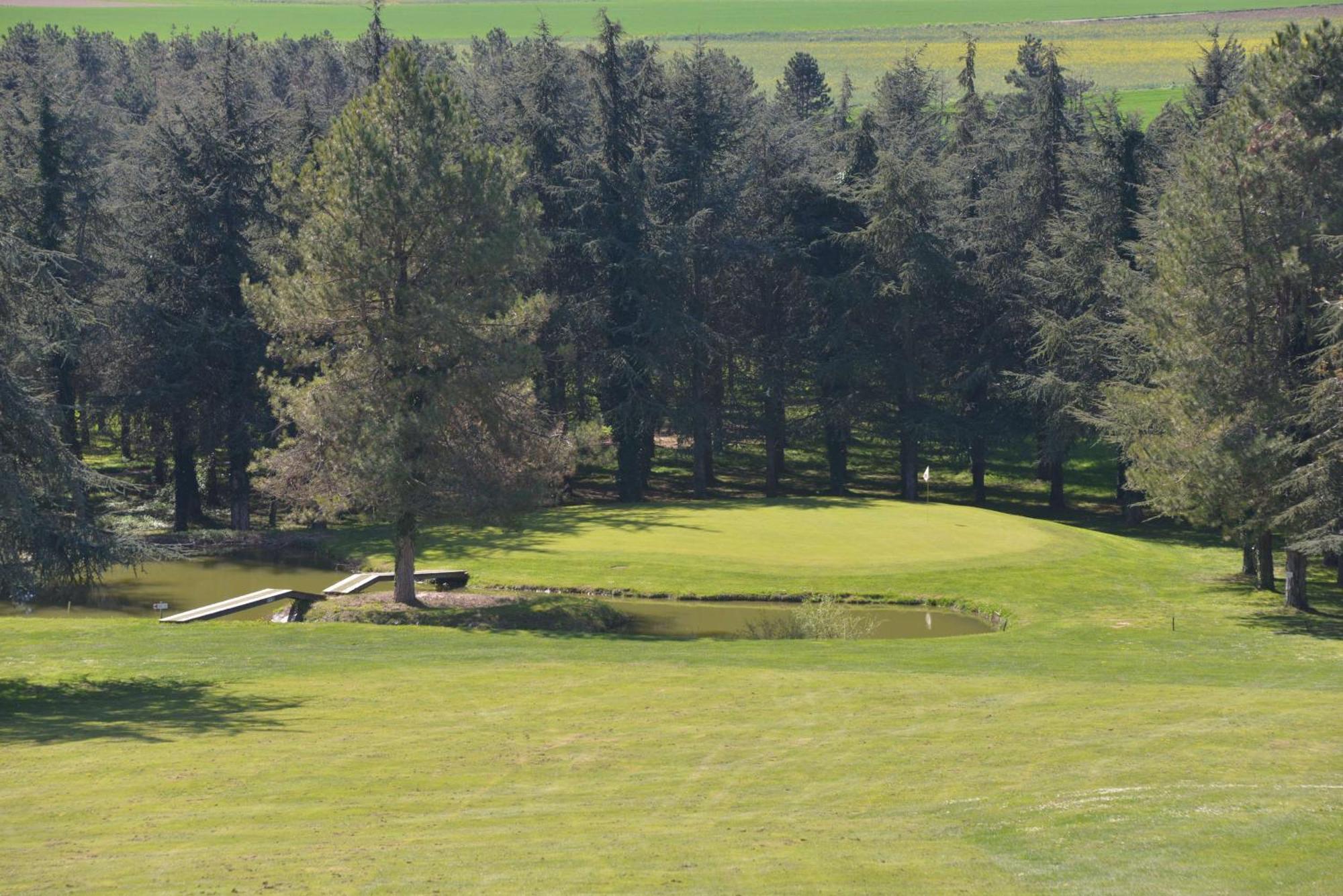 Best Western Golf D'Albon Eksteriør bilde